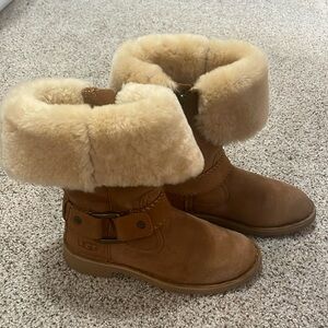 UGG chestnut boots, size 5.5.